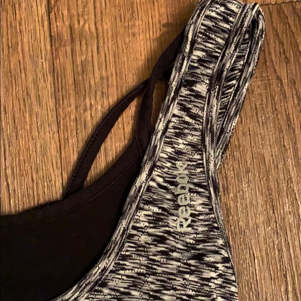 Workout Reebok Top - Picture 2 of 3